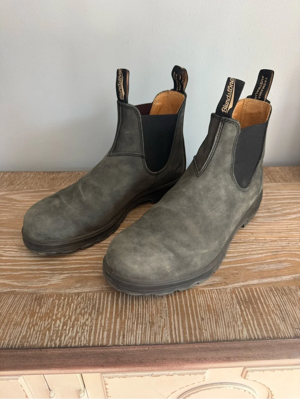 Men’s Blundstone 587 Chelsea Boot - Rustic Black, Size 11